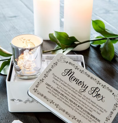 Memory Box Inkl Ljuslykta från Majas Cottage på träyta