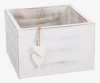 Trälåda Hjärtan från Different Design med hjärtdekorationer