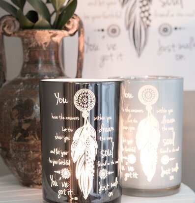 Walk On Vit - Majas Cottage, elegant ljuslykta med budskap