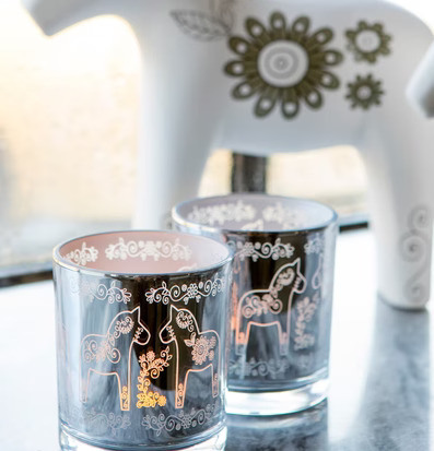 Chevas - Majas Cottage ljuslyktor med dalahästmönster