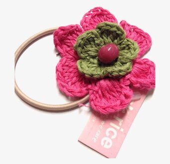 Hårsnodd Blomma Cerise/Oliv/Rosa från Rice på vit bakgrund