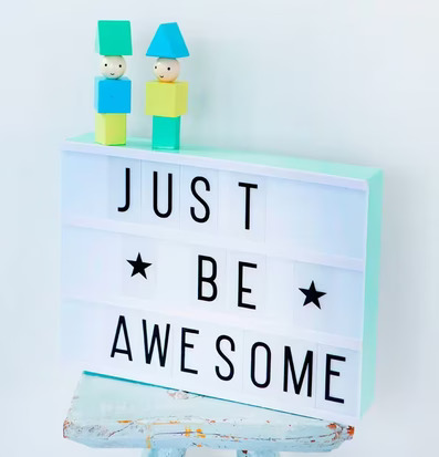 Lightbox Mint A4 från A Little Lovely Company på vit pall