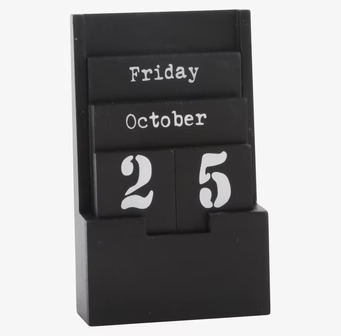 Evighetskalender från IB Laursen i svart trä med vita siffror