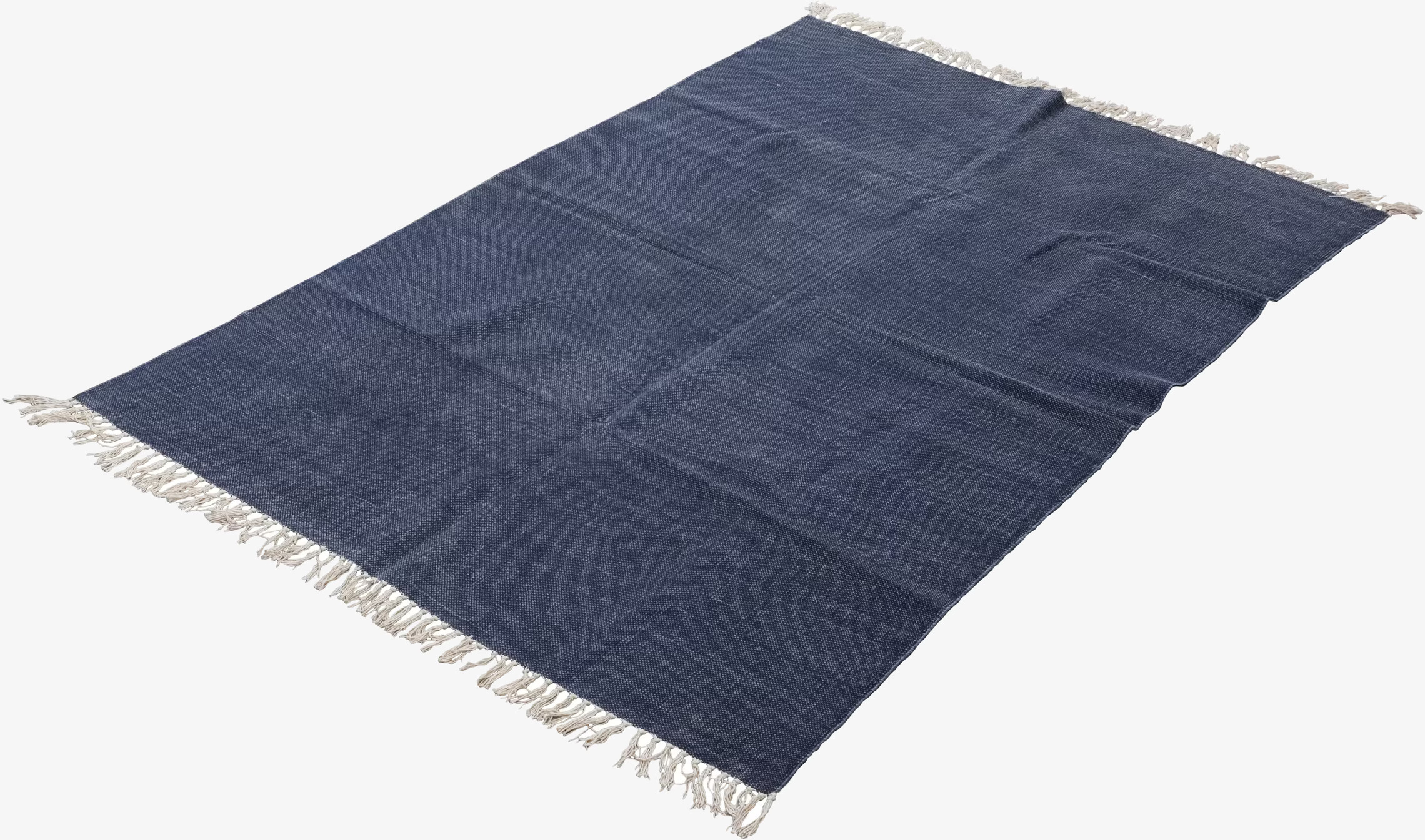 Matta Blå 140x200 från Ernst med djup blå färg och fransar