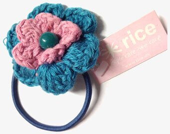 Hårsnodd Blomma Dimblå/Rosa/Blå från Rice med virkad blomma