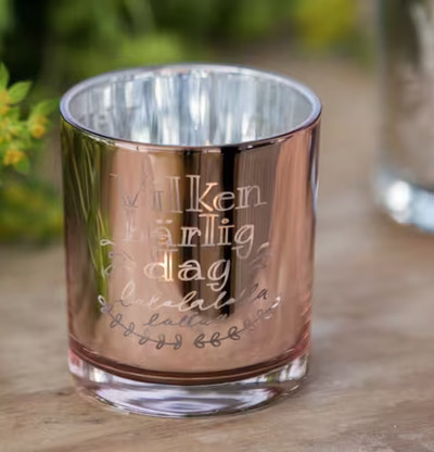 Vilken Härlig Dag Rosé - Majas Cottage i trädgårdsmiljö