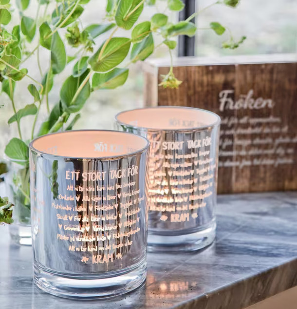 Stort Tack (Fröken) - Majas Cottage ljuslyktor på marmor