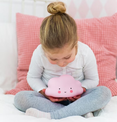 Mini Cloud Light Rosa från A Little Lovely Company i barnrum