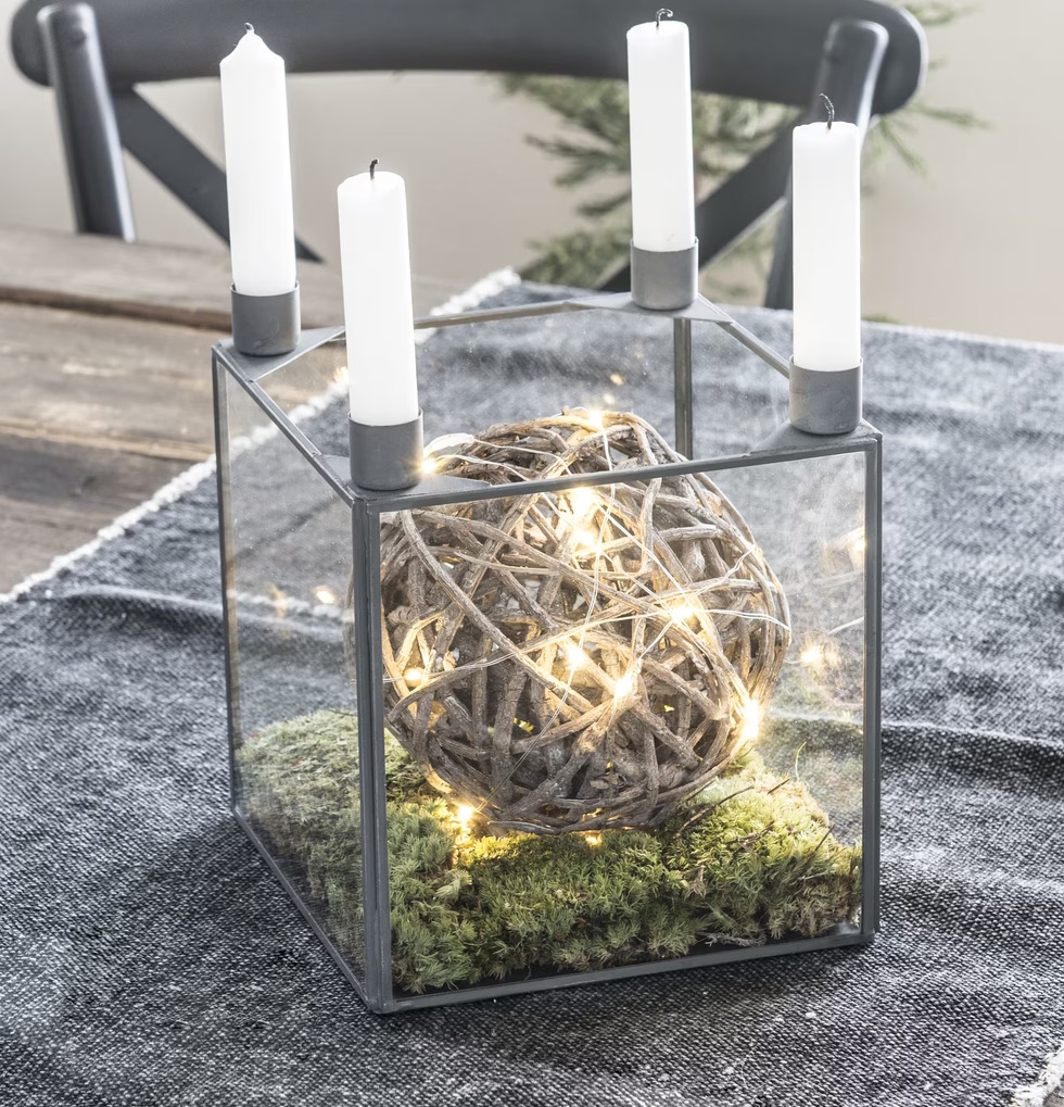 Glasbox Ljuslykta Grå XL från IB Laursen på rustikt bord