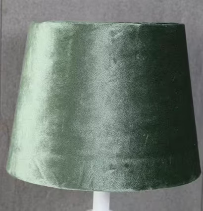 Lampskärm Sammet Grön från Silkflower på neutral bakgrund