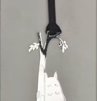 Bokmärke Mumin Träd från Pluto Produkter i metall med band