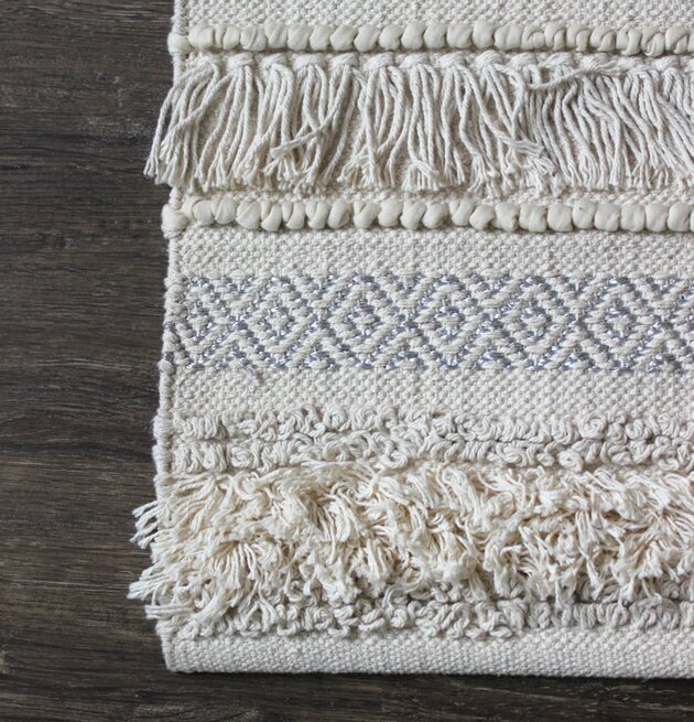 Boho Matta Natur/Silver från Majas Cottage på mörkt golv