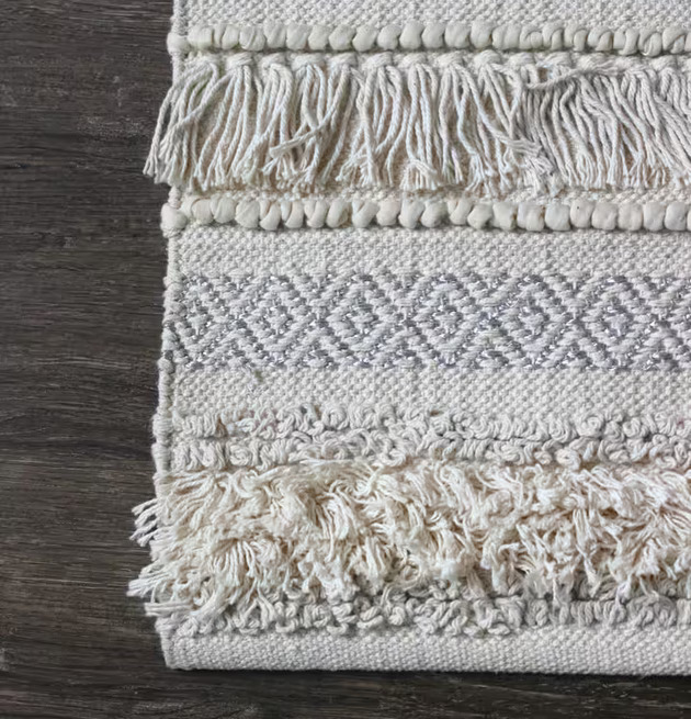 Boho Matta Natur/Silver från Majas Cottage på mörkt golv