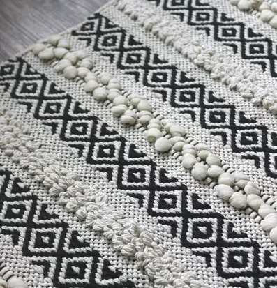 Boho Matta Svart/Natur från Majas Cottage med geometriskt mönster