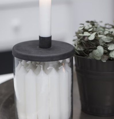 Ljusstake Glasburk från IB Laursen med vita ljus i glasburk