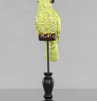 Kakadua Grön från A Lot Decoration på dekorativ ställning