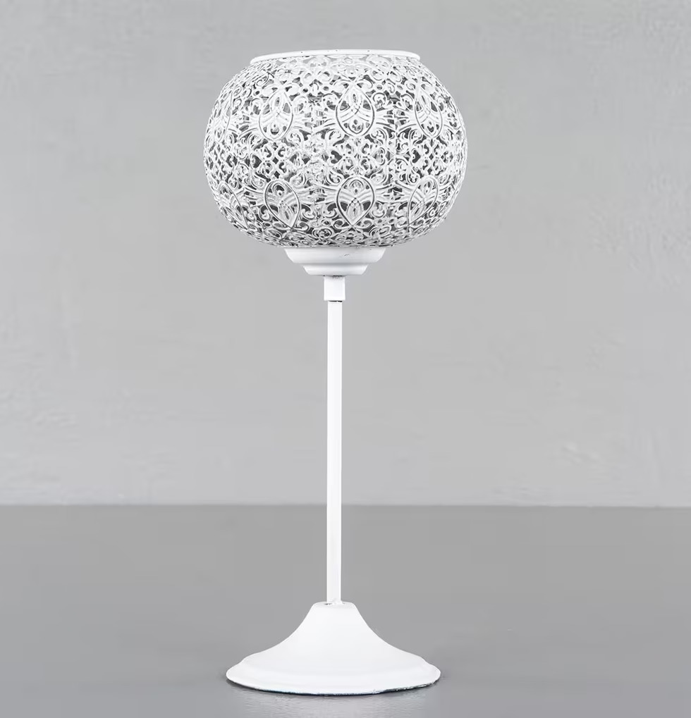 Ljuslykta Mellan Vit från A Lot Decoration med intrikat mönster