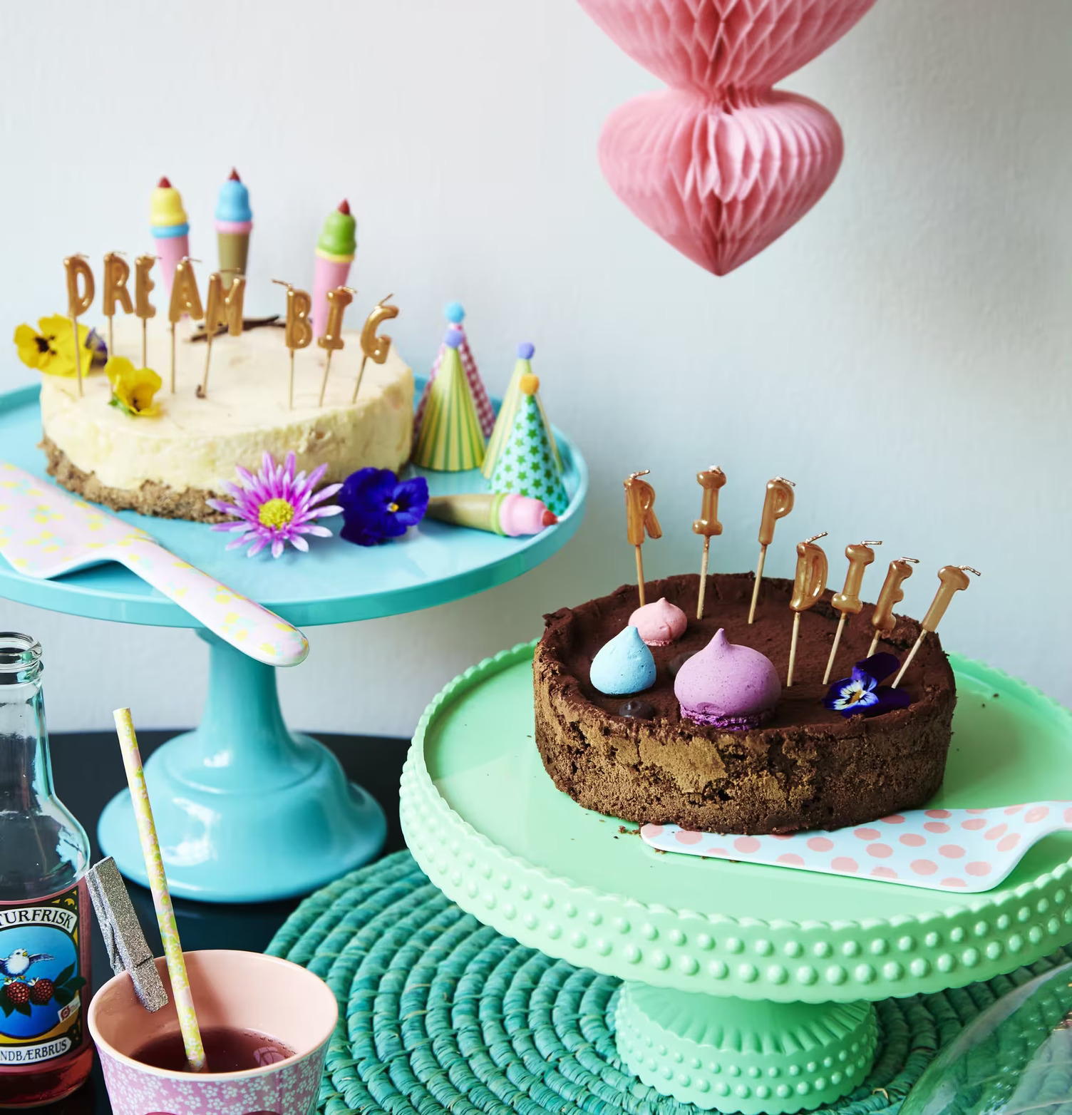 Tårtljus Glassar 4-Pack från Rice på en festlig tårta