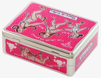 Tjejsaker cerise från Derriére la porte, färgglad plåtburk