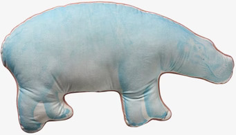 Kudde Digitalprint Flodhäst från Rice i blå toner med kant