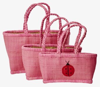 Raffiaväska Nyckelpiga Rosa från Rice med broderad nyckelpiga