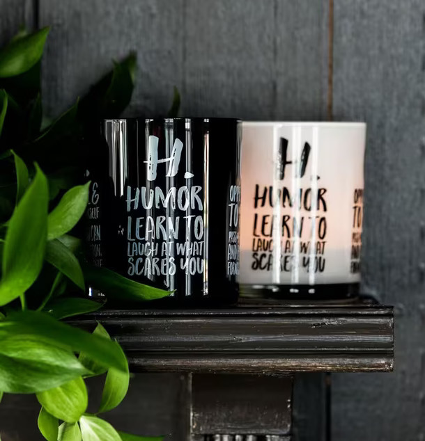 H.O.P.E - Vit från Majas Cottage, vit ljuslykta med text