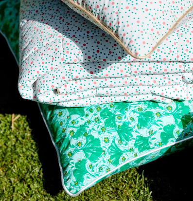 Cotton Quilt Dots Print från Rice med färgglada prickar