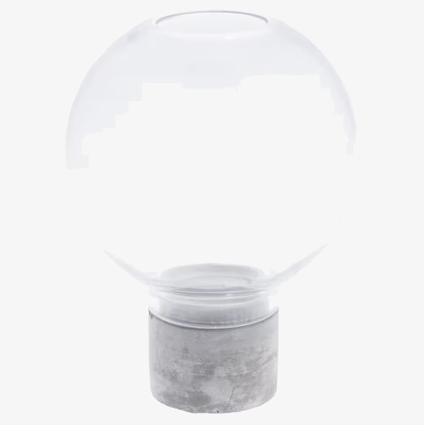 Edet Ljusstake från Storefactory med glaskupol och betongbas