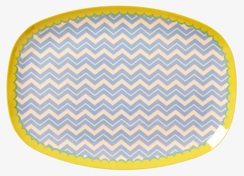 Tallrik Chevron Print från Rice med livfullt mönster och färger