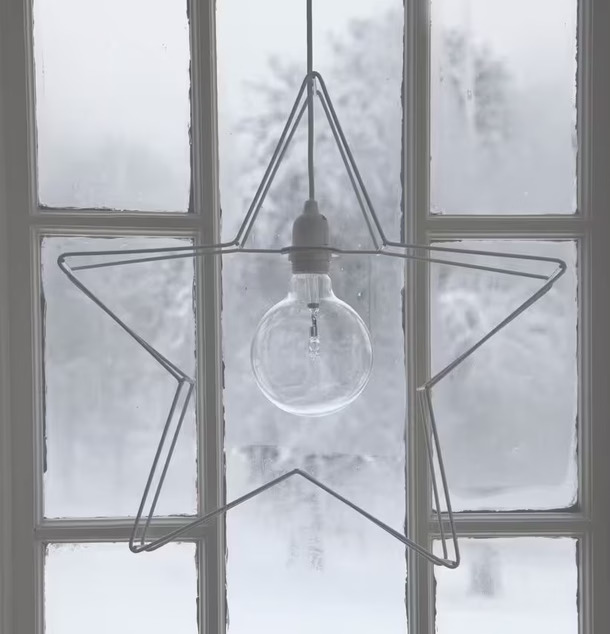 Skogaby Stjärna Liten från Storefactory i frostigt fönster