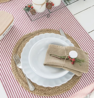 Trådbricka Advent från IB Laursen på juldukad bord