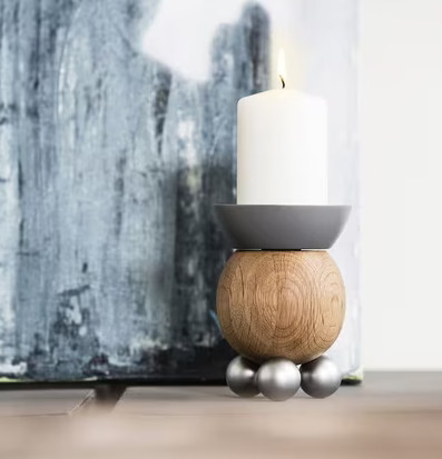 Sagaform Oval Oak Ljusstake på ekbas med grå ljushållare