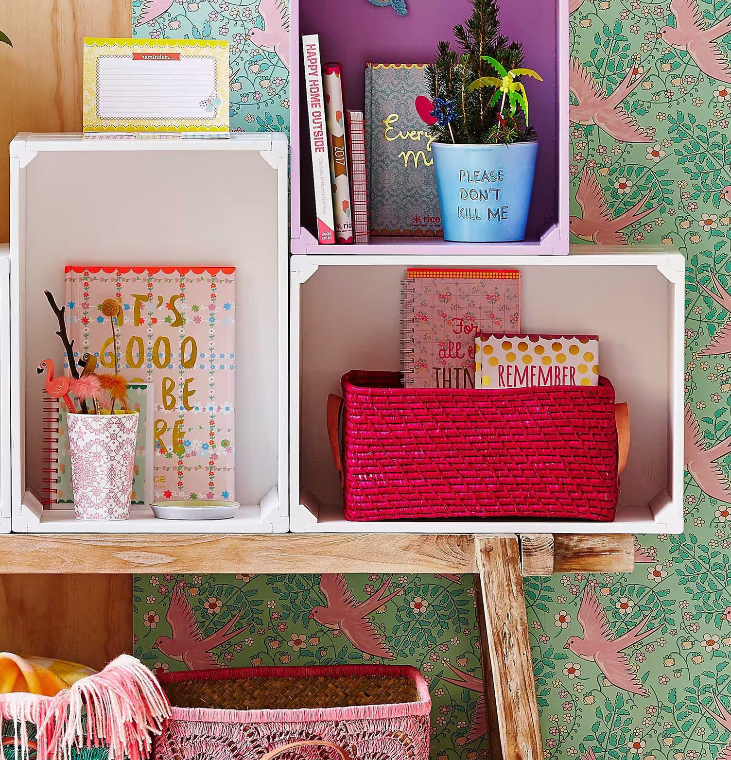 Notebook - Those Who Don’t från Rice på dekorerad hylla