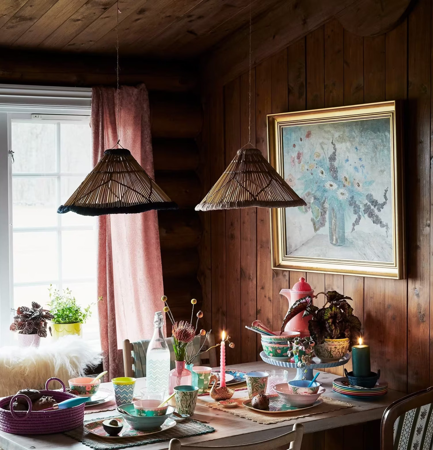 Lampskärm Natural Border från Rice i rustik interiör