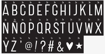 Letter Set Monochrome från A Little Lovely Company i svartvitt