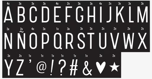 Letter Set Monochrome från A Little Lovely Company i svartvitt