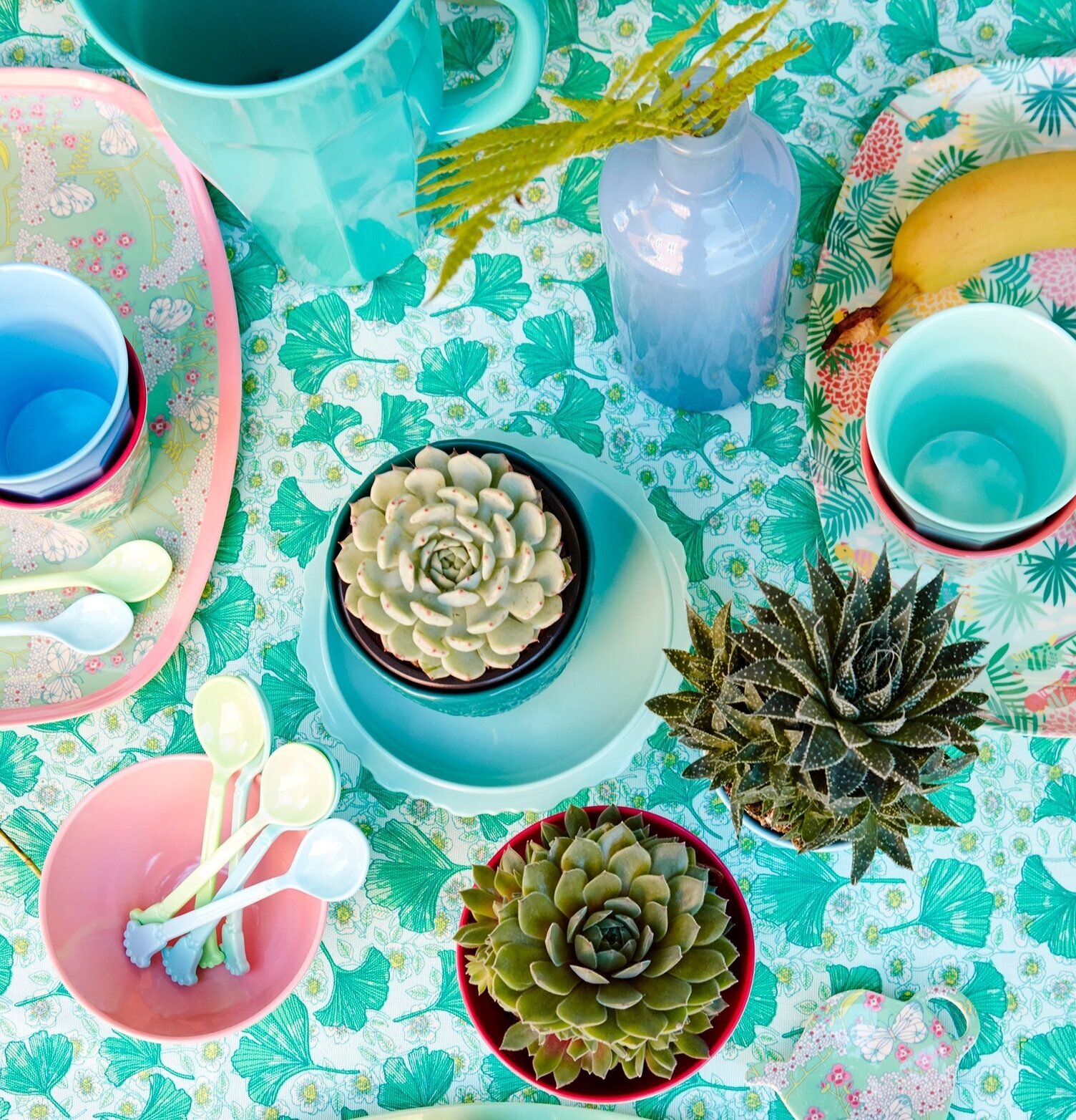 Skål Leaves & Flower från Rice med blommor och bladmönster