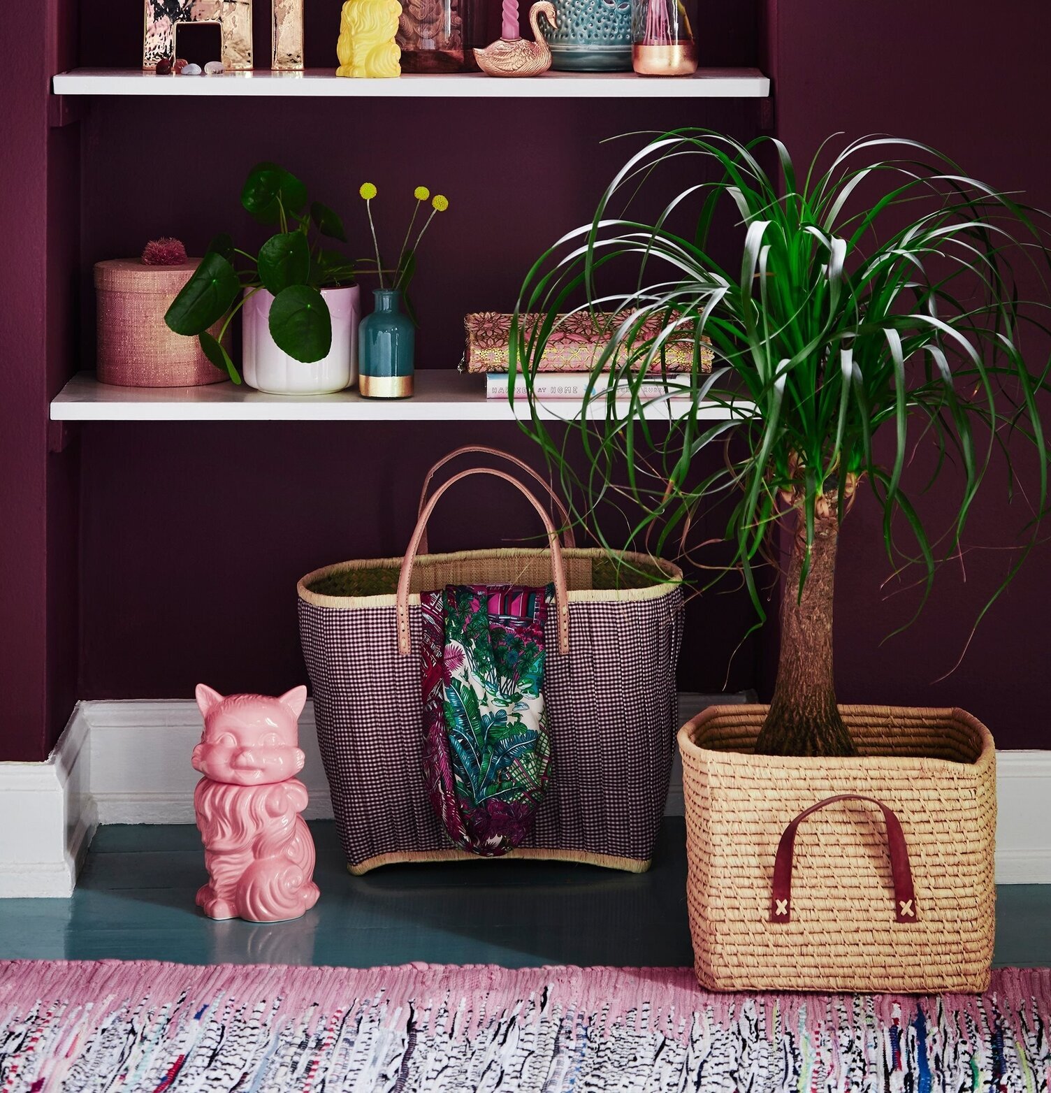 Väska Check Raffia från Rice i raffiatyg med blommigt foder