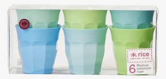 Bild av sex färgglada melaminmuggar i blått och grönt